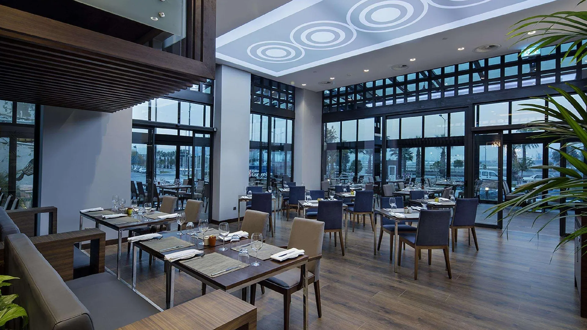 Отель Hilton Garden Inn Izmir Bayrakli