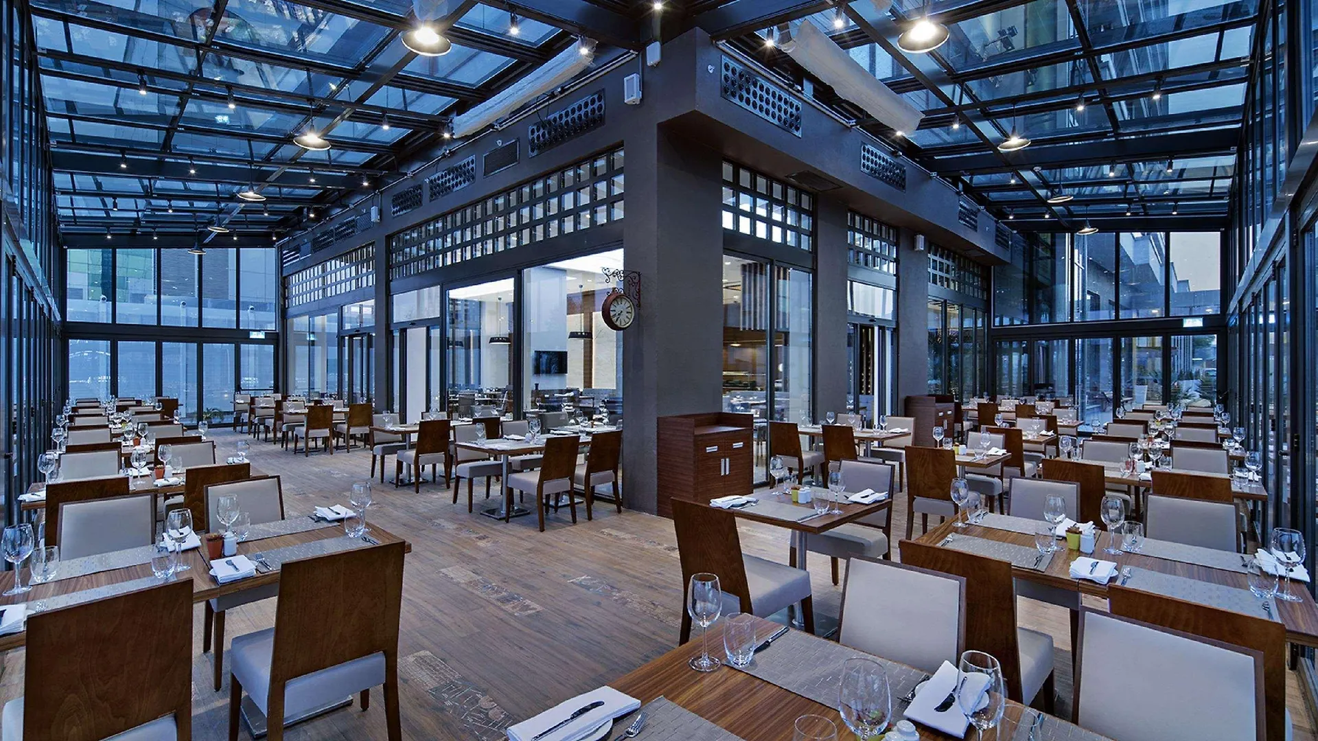 Hilton Garden Inn Izmir Bayrakli Отель