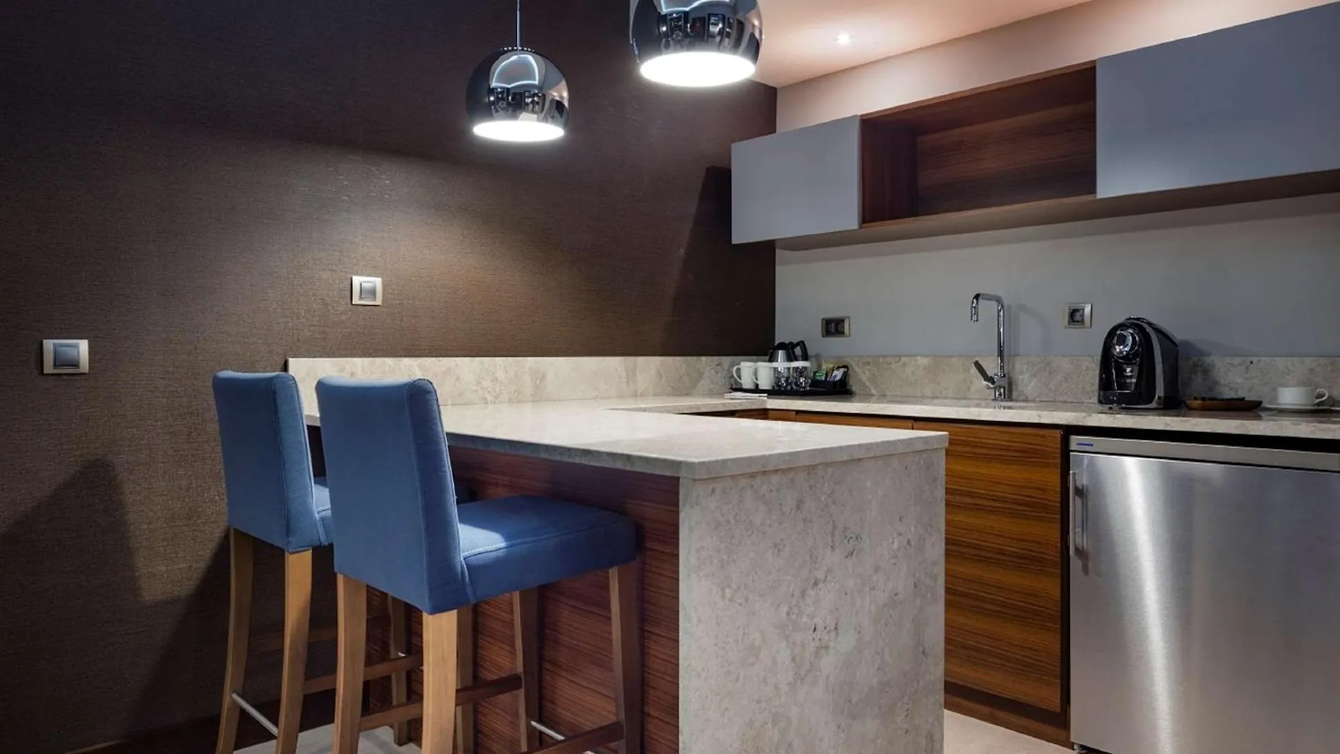 **** Отель Hilton Garden Inn Izmir Bayrakli Турция