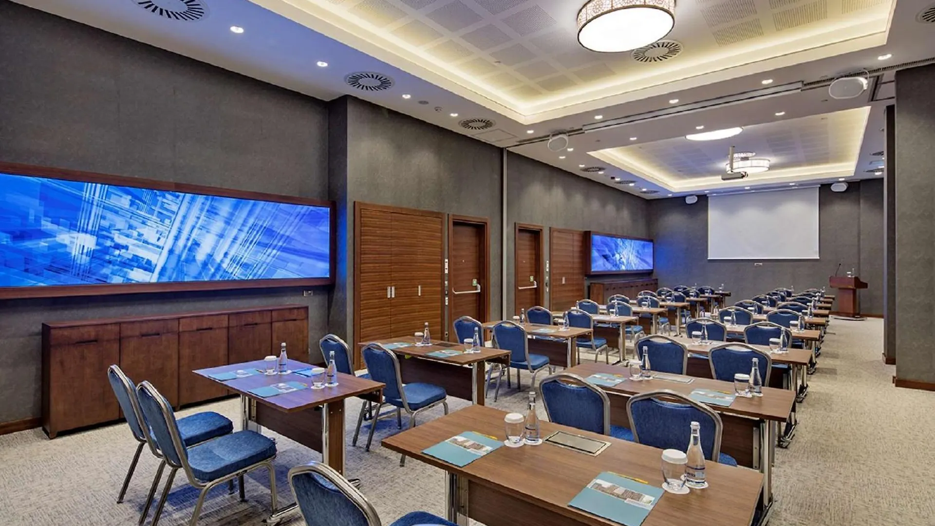 Hilton Garden Inn Izmir Bayrakli Отель