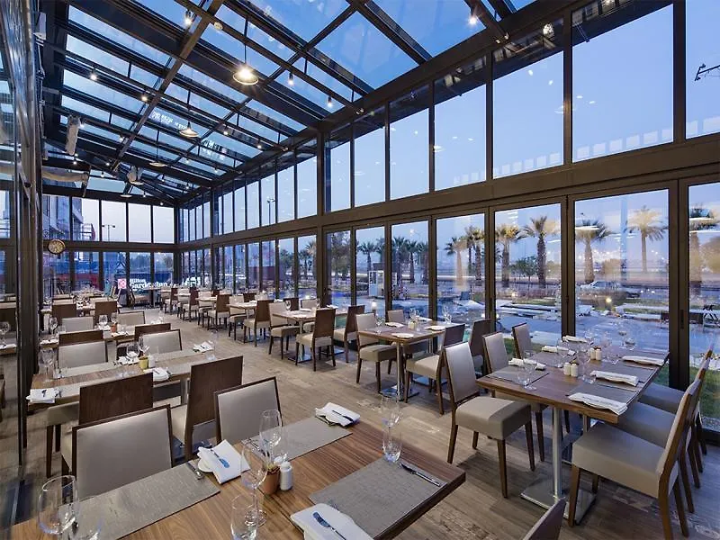 Отель Hilton Garden Inn Izmir Bayrakli