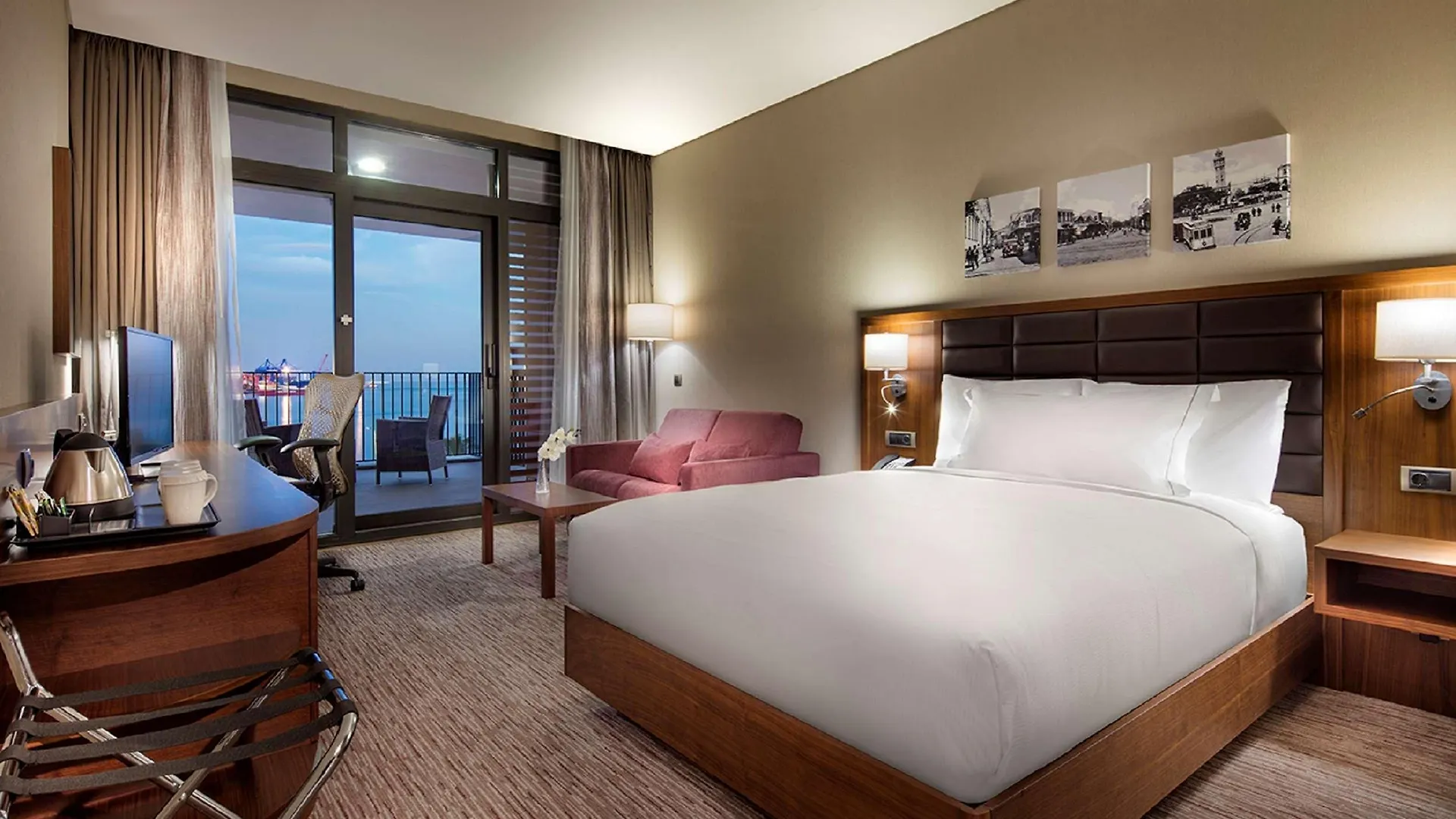 Hilton Garden Inn Izmir Bayrakli