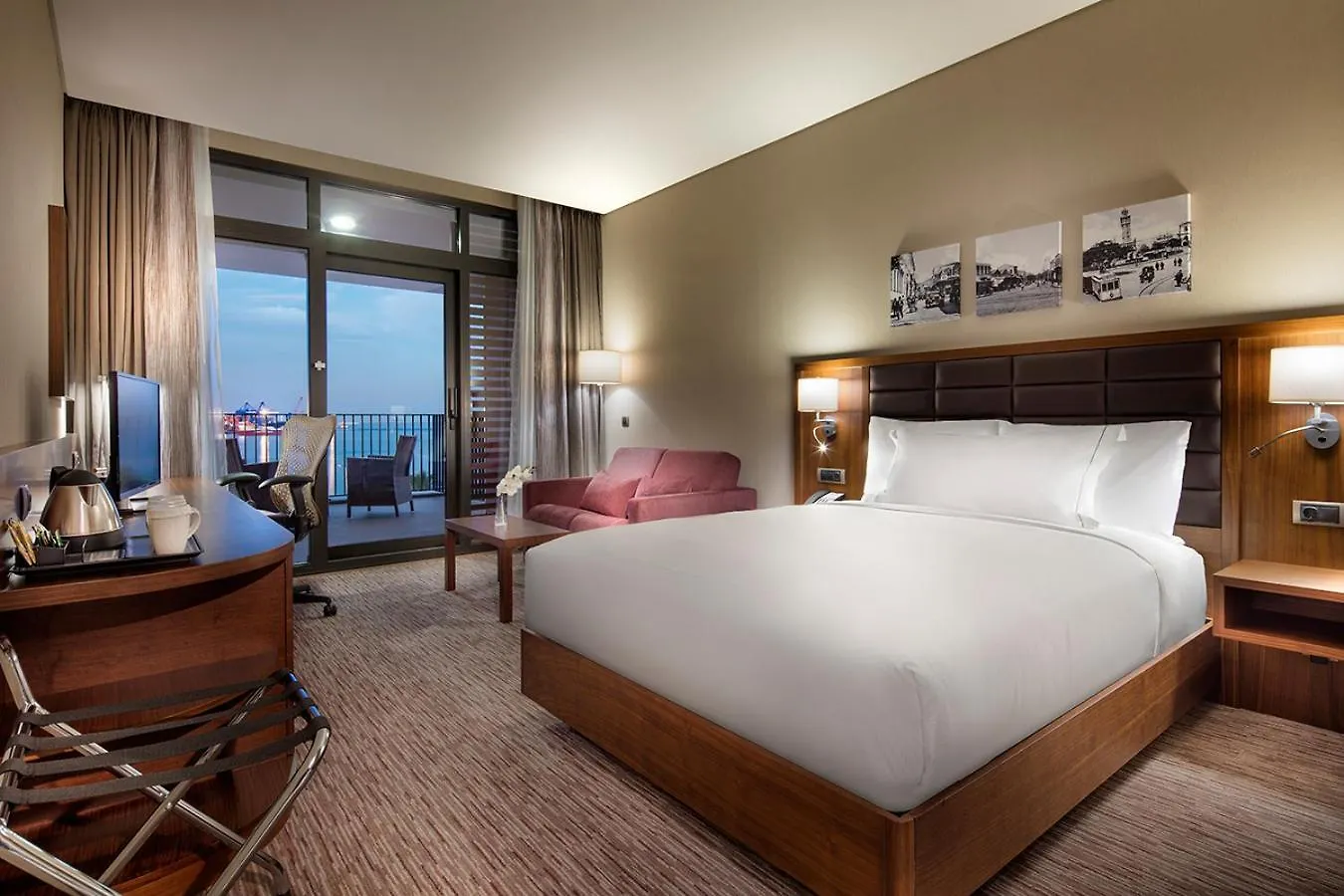 Hilton Garden Inn Izmir Bayrakli 4*,  Turquía